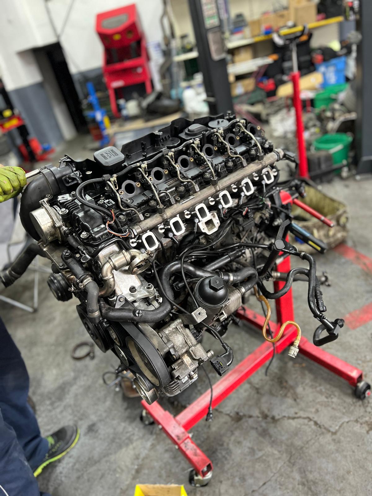 Motor desfacut pentru inlocuire kit distributie