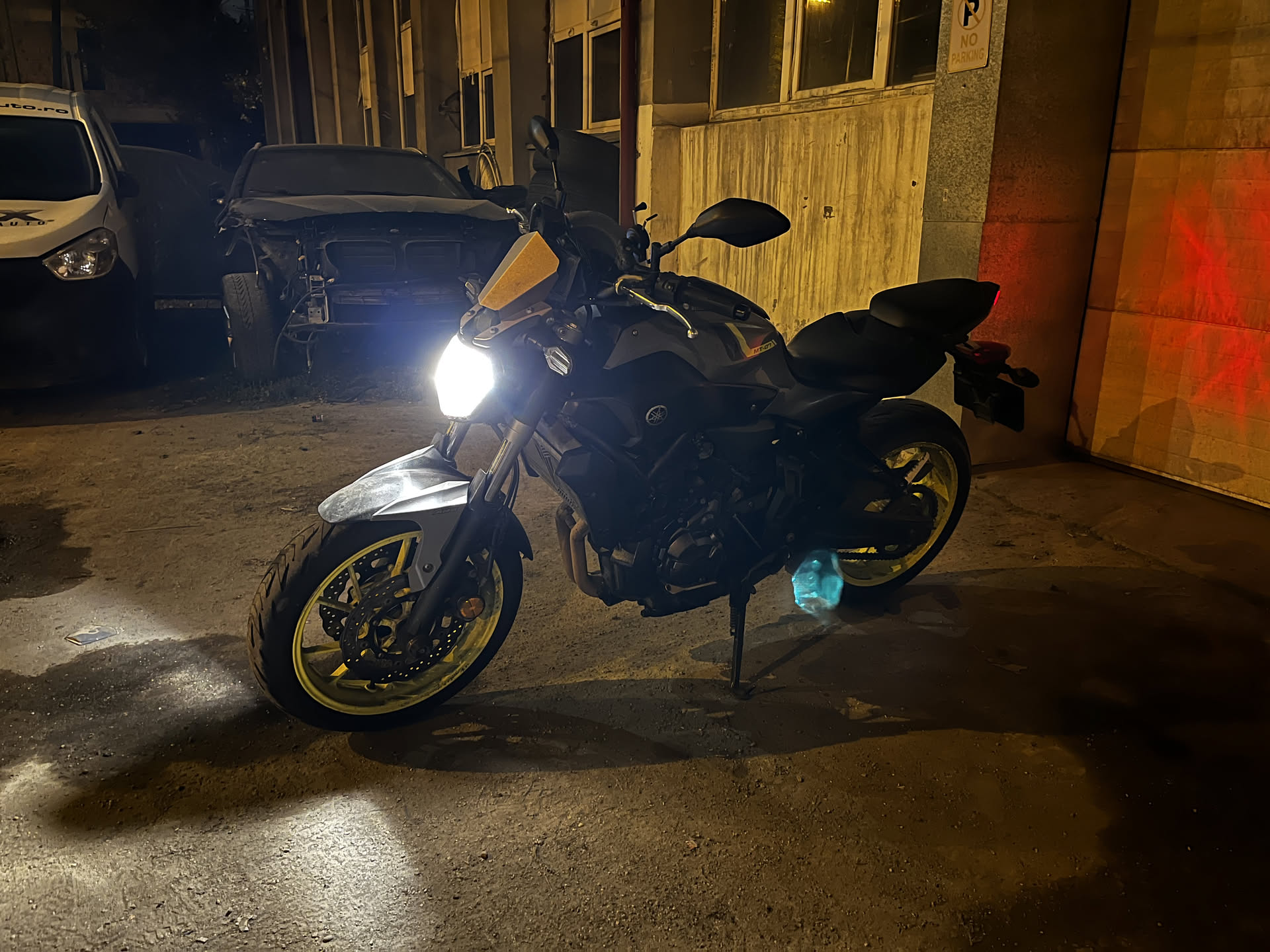 Motocicleta unui client în service pentru mentenanță